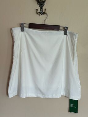 NWT Halara White Athletic Skirt w/ Built-In Shorts • Size Large
